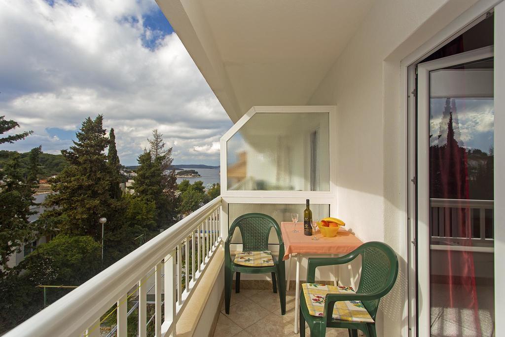 Apartments Julija Hvar Bagian luar foto
