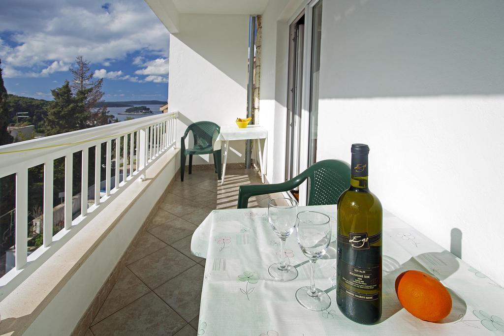 Apartments Julija Hvar Ruang foto