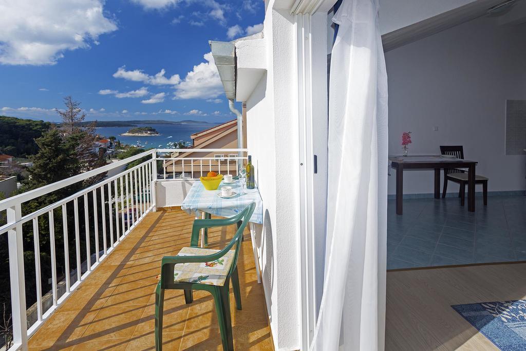 Apartments Julija Hvar Bagian luar foto