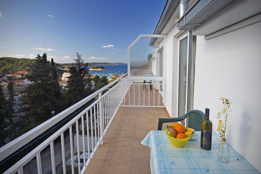 Apartments Julija Hvar Bagian luar foto